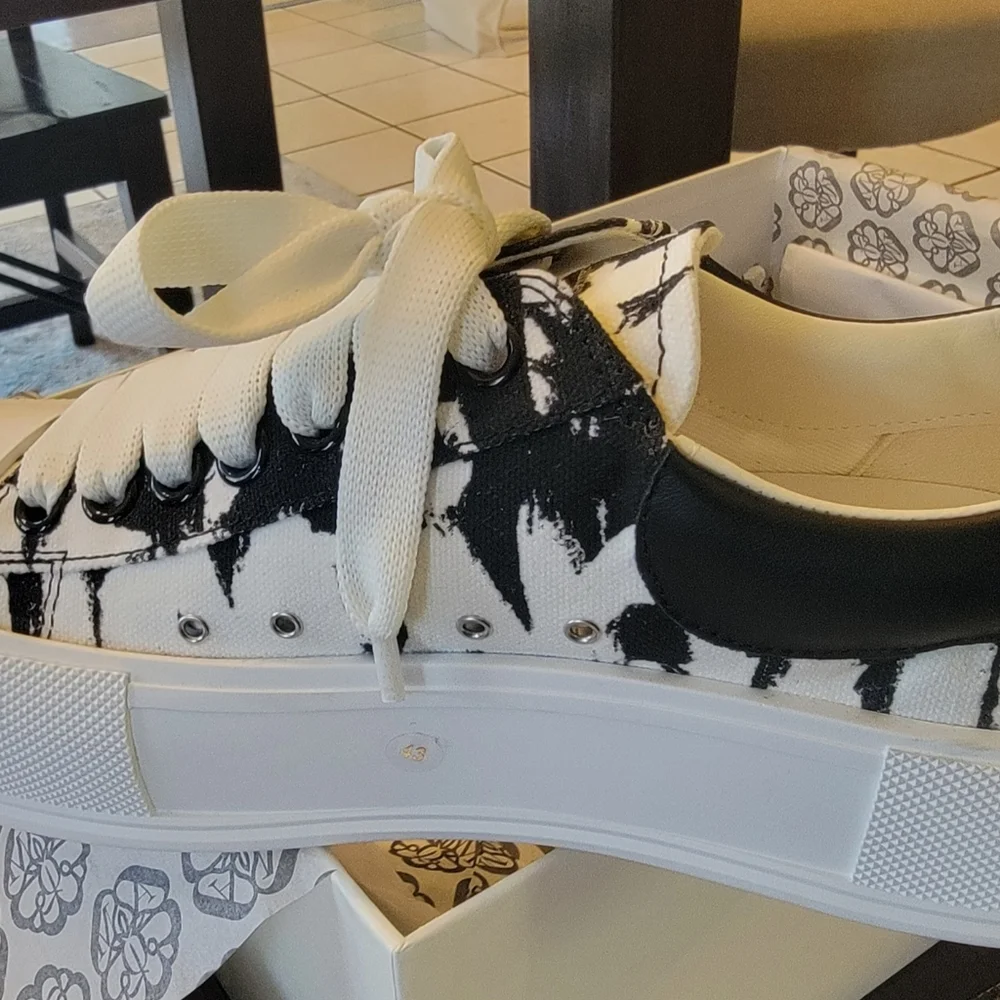 Alexander McQueen Black White Graffiti Logo Print Platform Sole Sneakers EU 43 - Picture 4 of 7